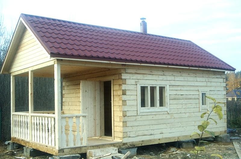 Do-it-yourself sauna bath construction on a summer cottage