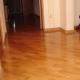Pembaikan tingkat di apartmen: penggantian penuh dan separa lantai