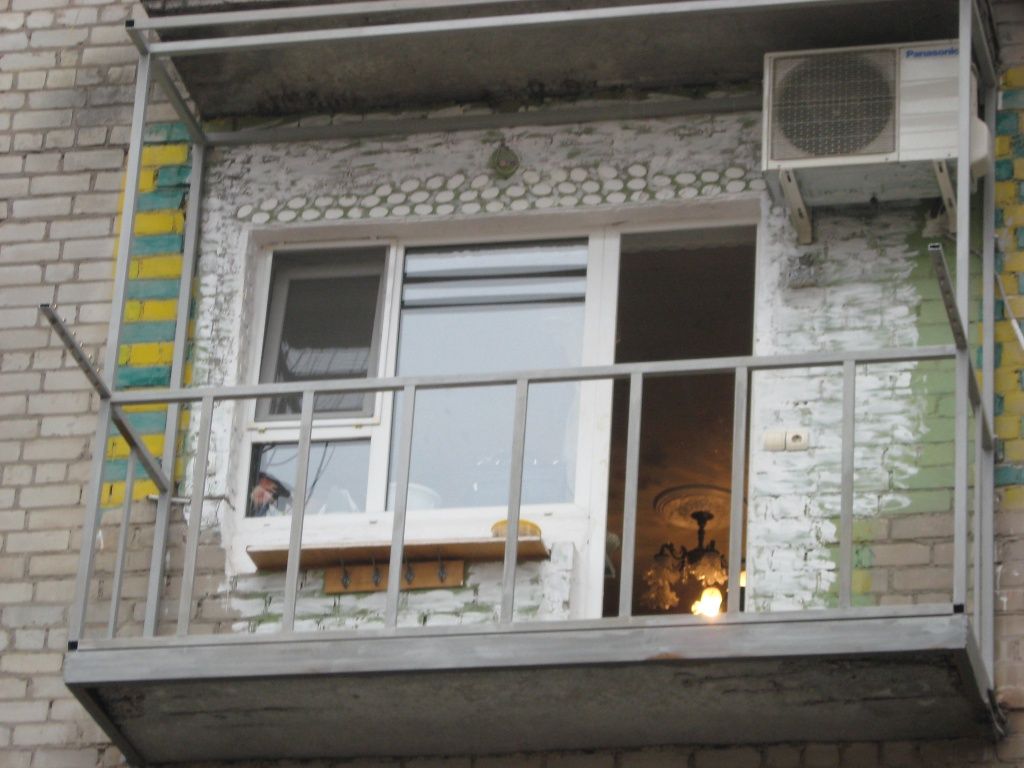 Beban maksimum di atas papak balkoni: berapa banyak balkoni boleh tahan di sebuah rumah panel?